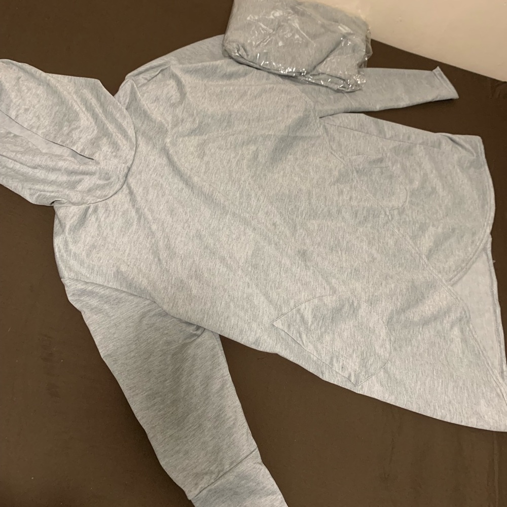 WOMENS  GREY SWEATSHIRT SIZE 2X